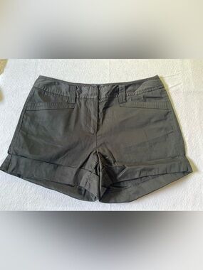 Cambridge Dry Goods Black Cuffed Women's Shorts